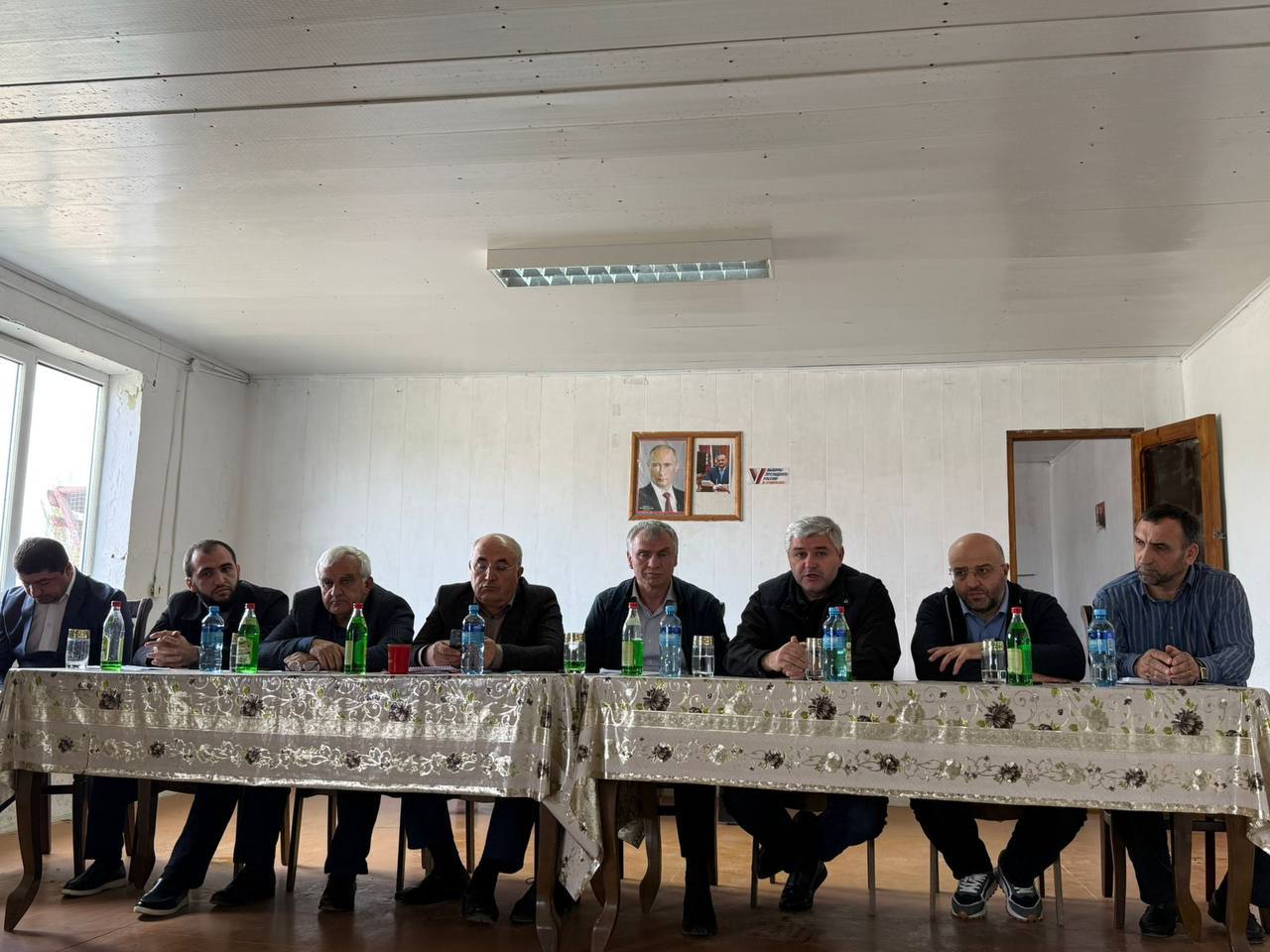 Первый замминистра Хабиб Джанаев встретился с активом Тляратинского района